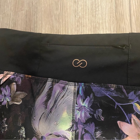 Excellent Condition Calia by Carrie Underwood Petal Hem floral Athletic Shorts S - Picture 8 of 9